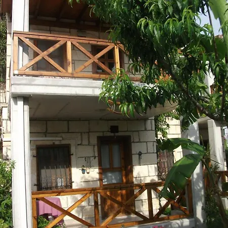 Borabora Hotel 2*